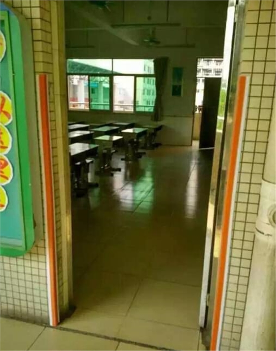 橡膠護(hù)角2.jpg 橡膠護(hù)角2.jpg