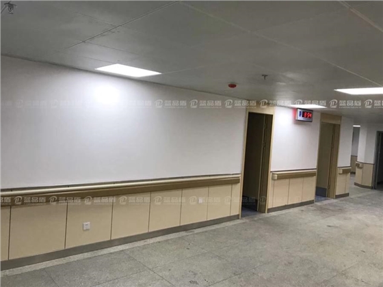 醫(yī)院走廊扶手1.jpg 醫(yī)院走廊扶手1.jpg