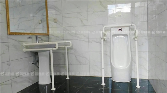 公廁扶手1.jpg 公廁扶手1.jpg