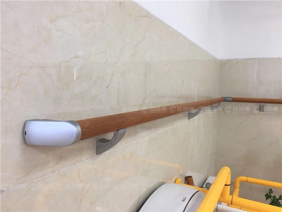 醫(yī)院走廊扶手2.jpg 醫(yī)院走廊扶手2.jpg