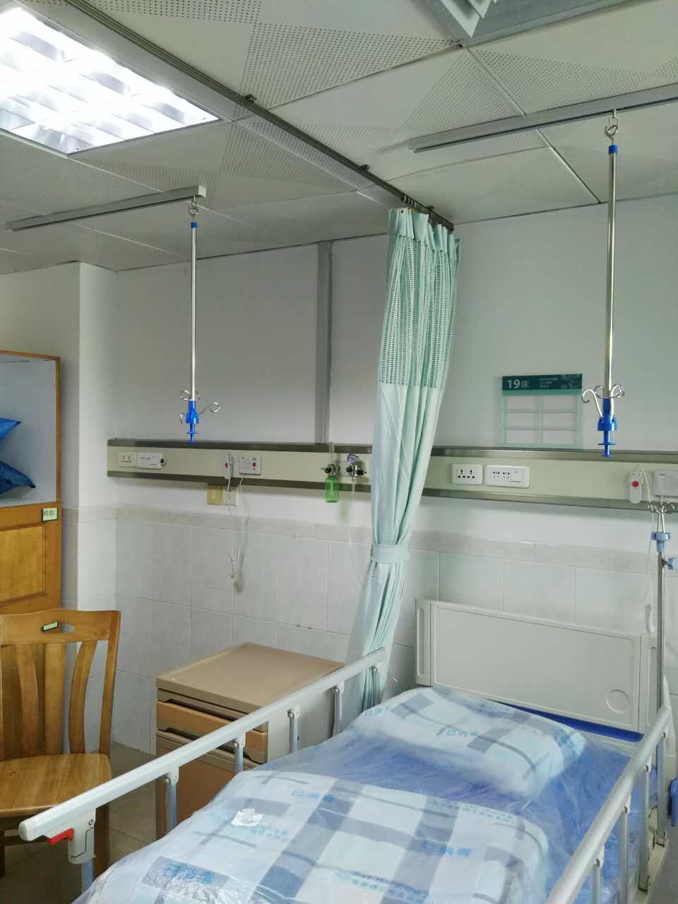 【合肥】隔簾及軌道和天軌輸液架已安裝完工