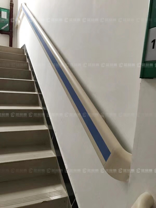 【廣西】桂林資源縣人民醫(yī)院里的PVC防撞扶手安裝效果圖