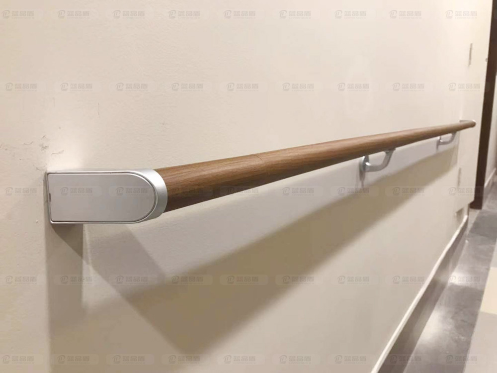 萬科珠航養(yǎng)老中心里的走廊扶手效果圖來啦