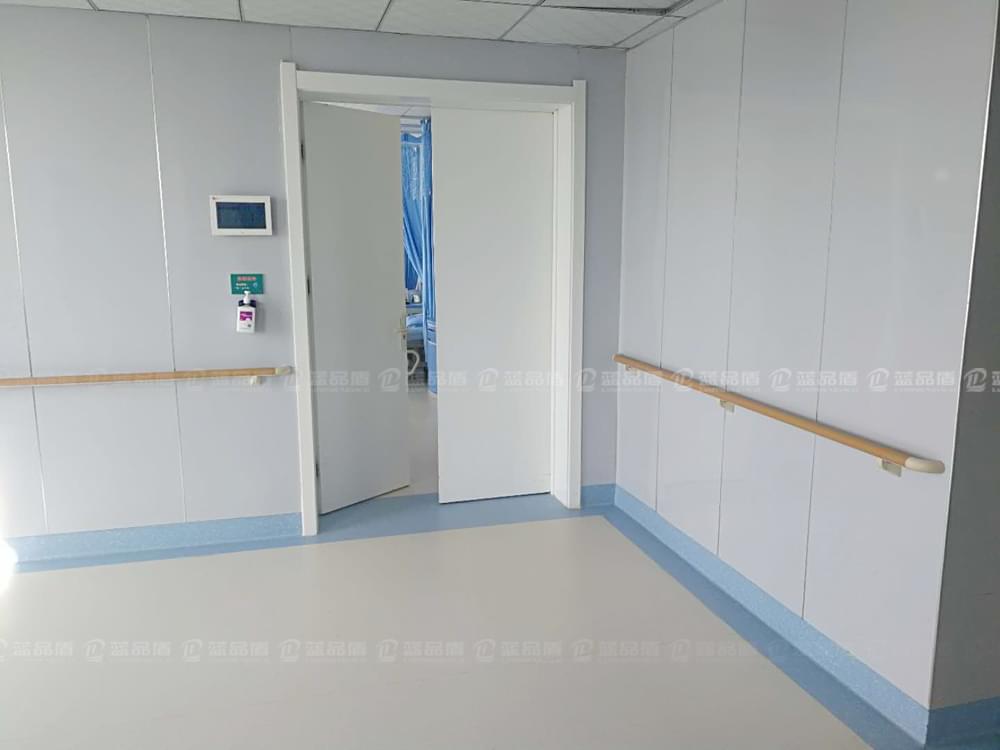 【甘肅】白銀市第三人民醫(yī)院38款走廊扶手的現(xiàn)場圖