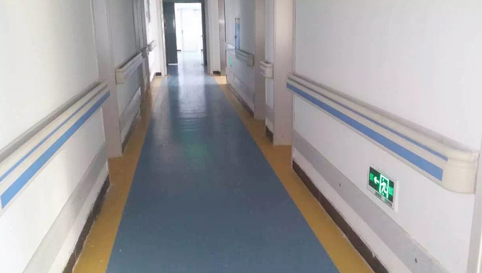 走廊無障礙扶手