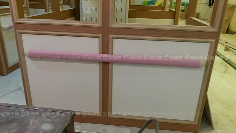 【香港養(yǎng)老院】粉色扶手，更添溫馨！